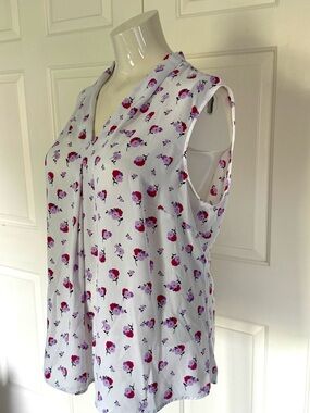 Bar III White Sleeveless V-Neck Camisole with Pink & Purple Floral Print